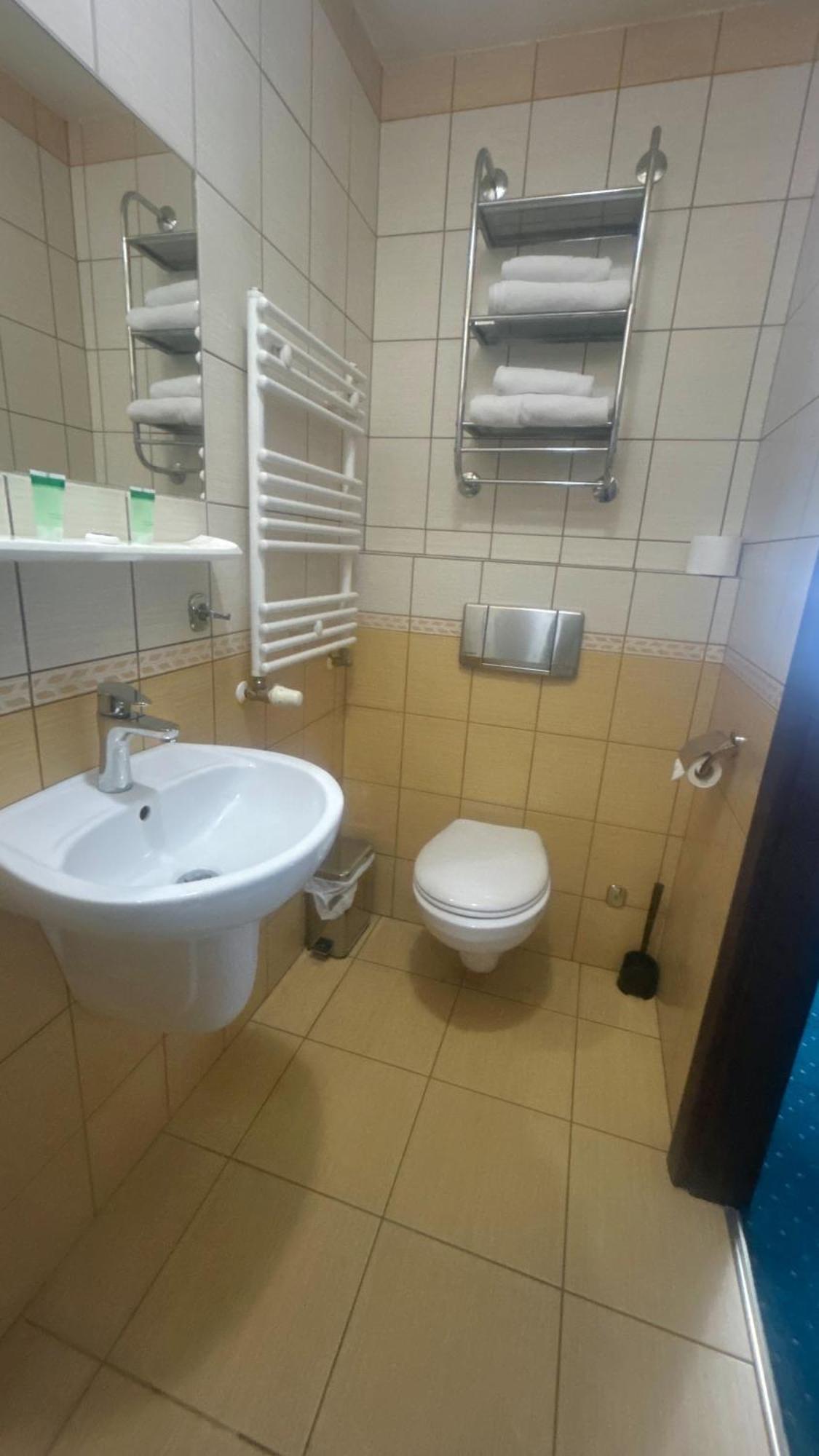 Noclegi I Restauracja Zodiak Szalsza Bagian luar foto